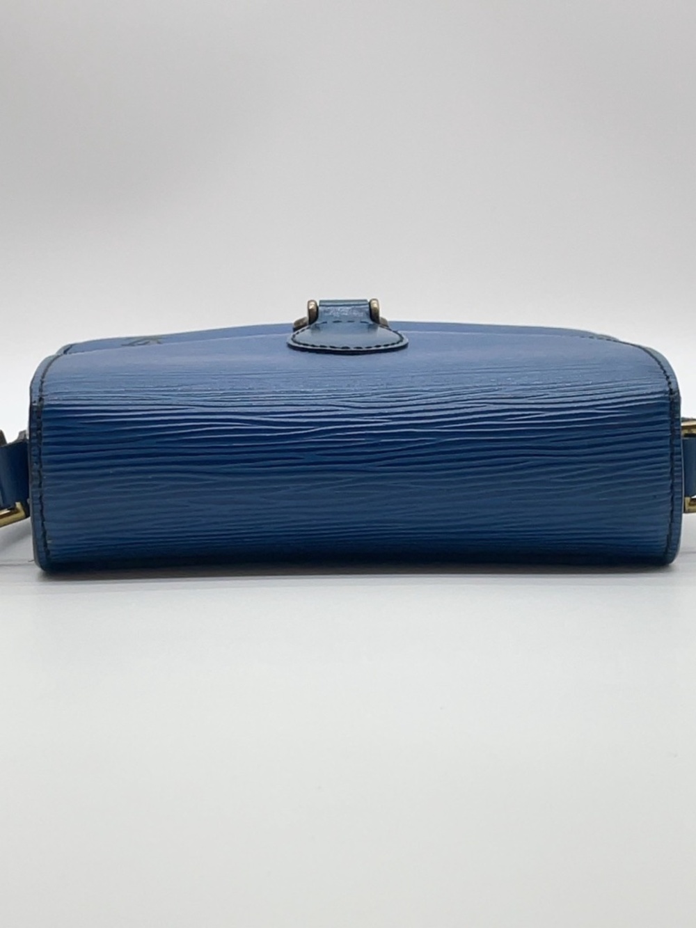Louis Vuitton Epi Blue Saint Cloud Crossbody - Picture 7 of 12